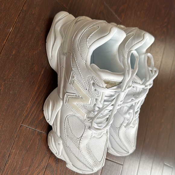 New Balance 9060 Triple White - Picture 4 of 8
